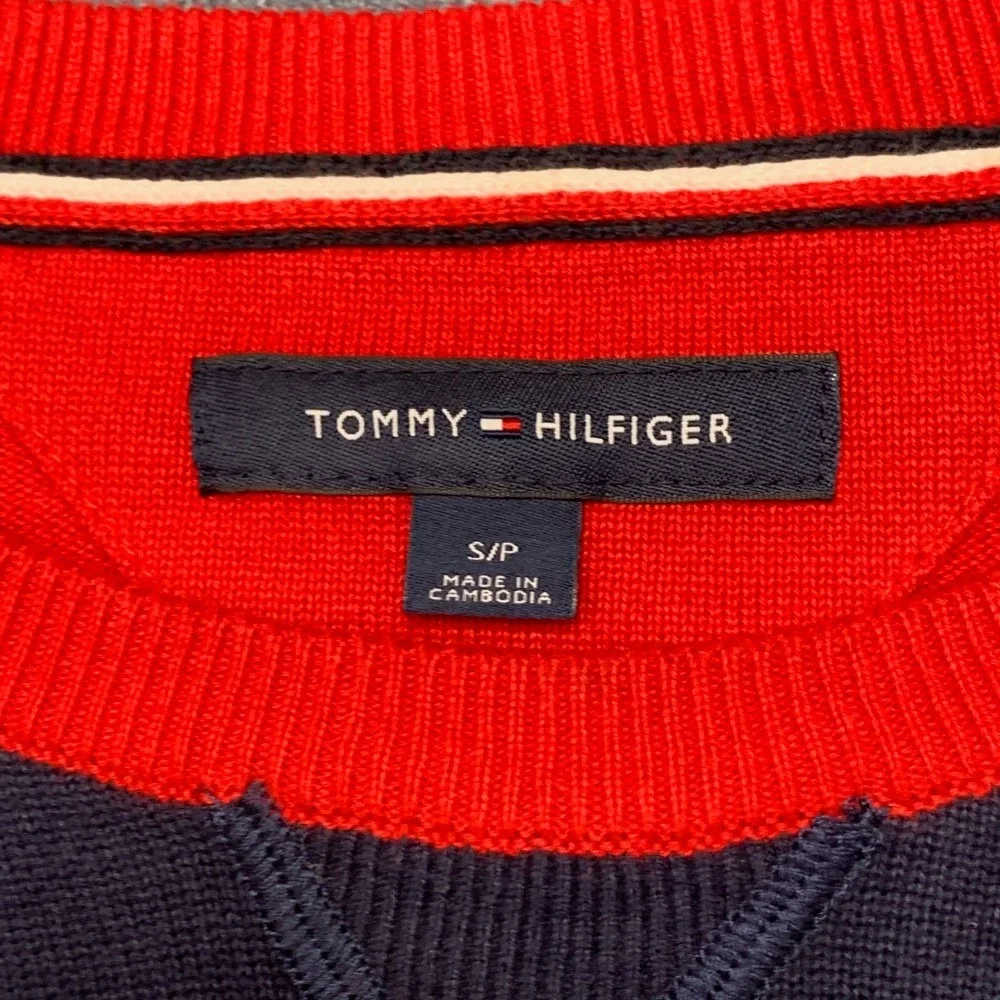 Tommy Hilfiger Sweater Mens Small Navy Blue Red Striped Cotton Tight Knit Winter